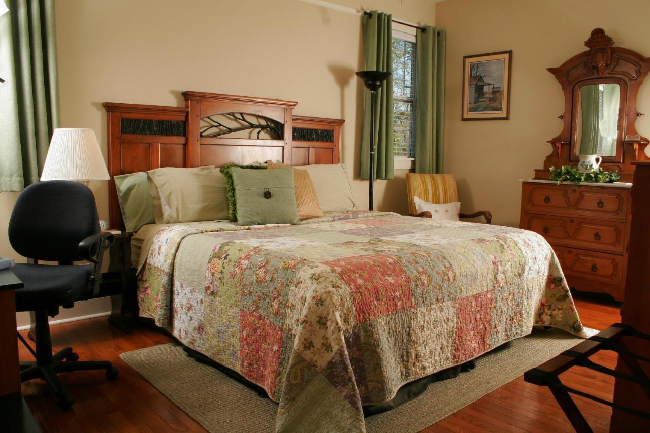 Seven Oaks Bed & Breakfast Highpoint Екстериор снимка